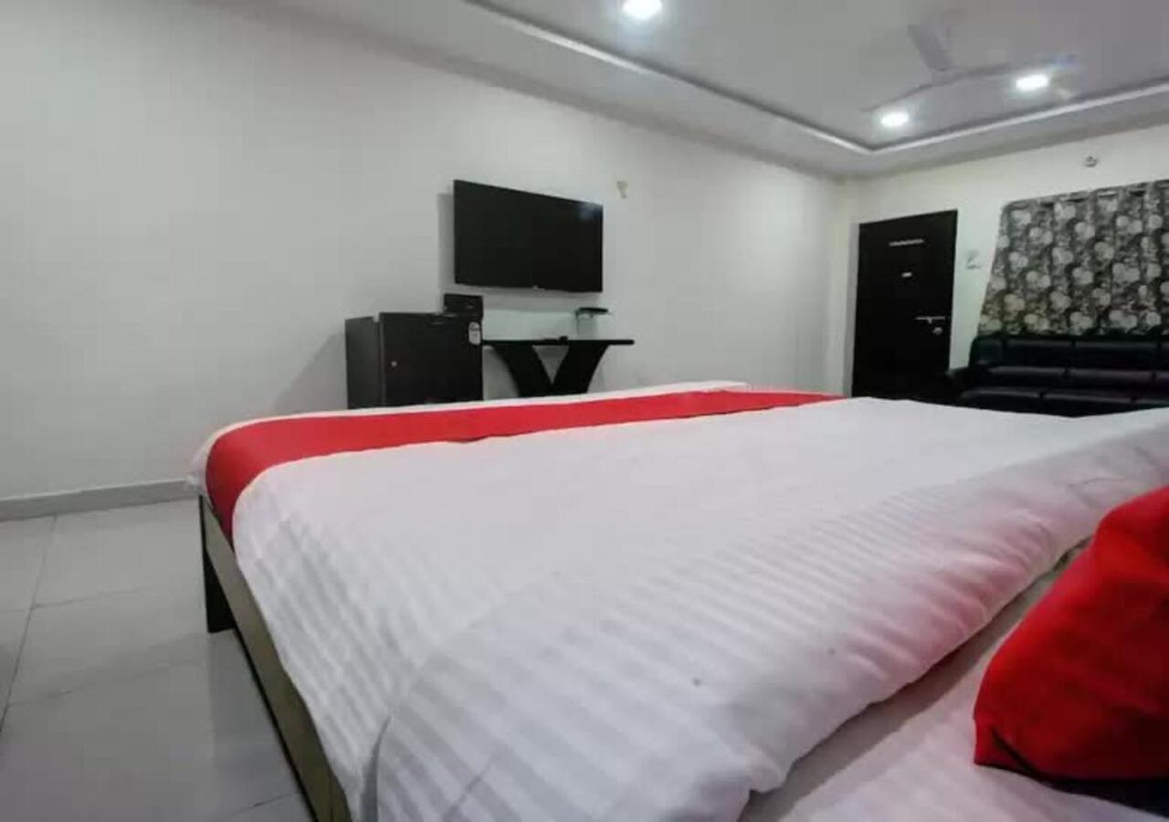 Hotel Santoshi Hometel Raichur Extérieur photo