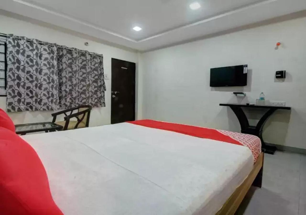 Hotel Santoshi Hometel Raichur Extérieur photo