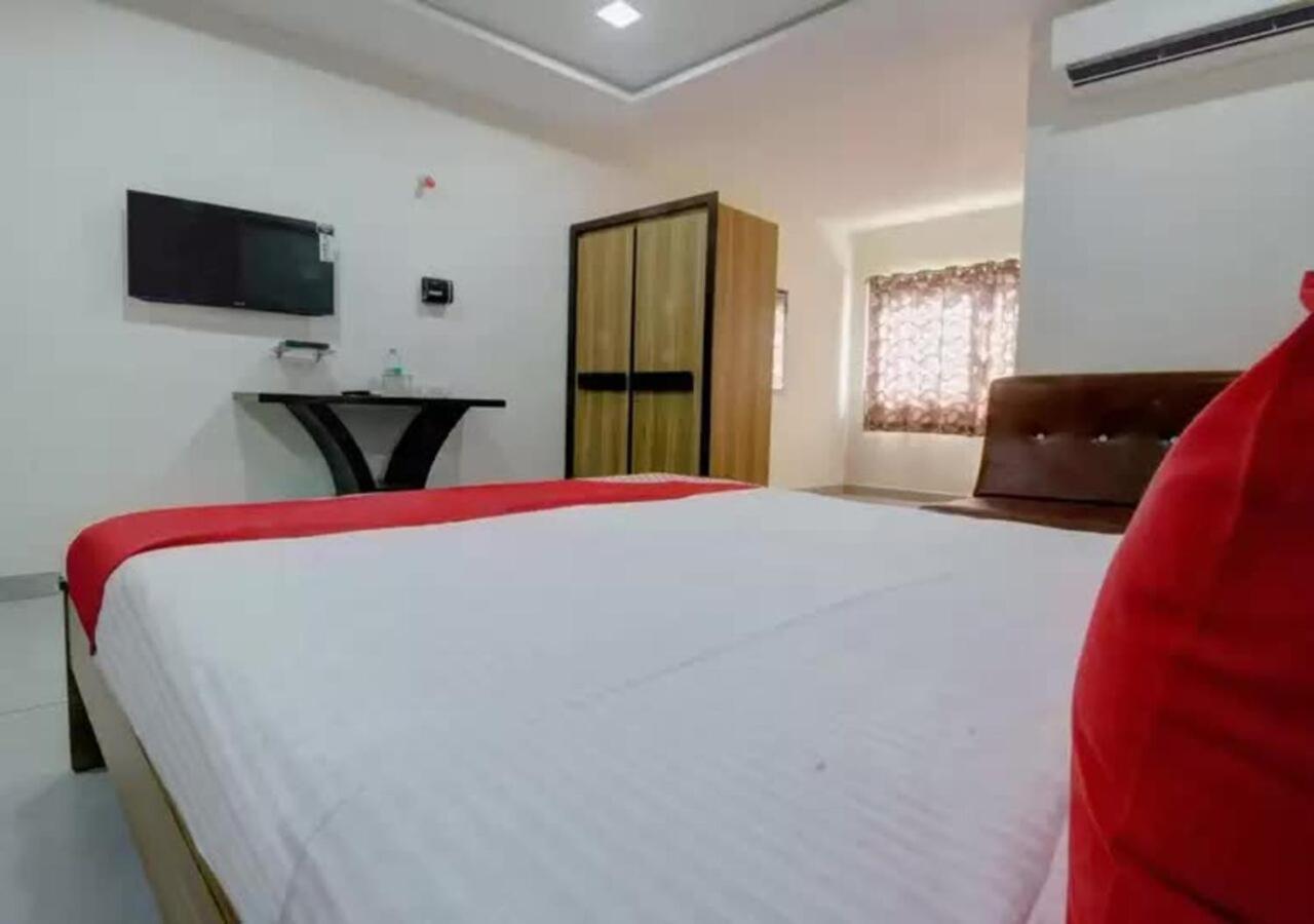 Hotel Santoshi Hometel Raichur Extérieur photo