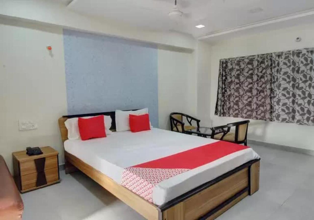 Hotel Santoshi Hometel Raichur Extérieur photo