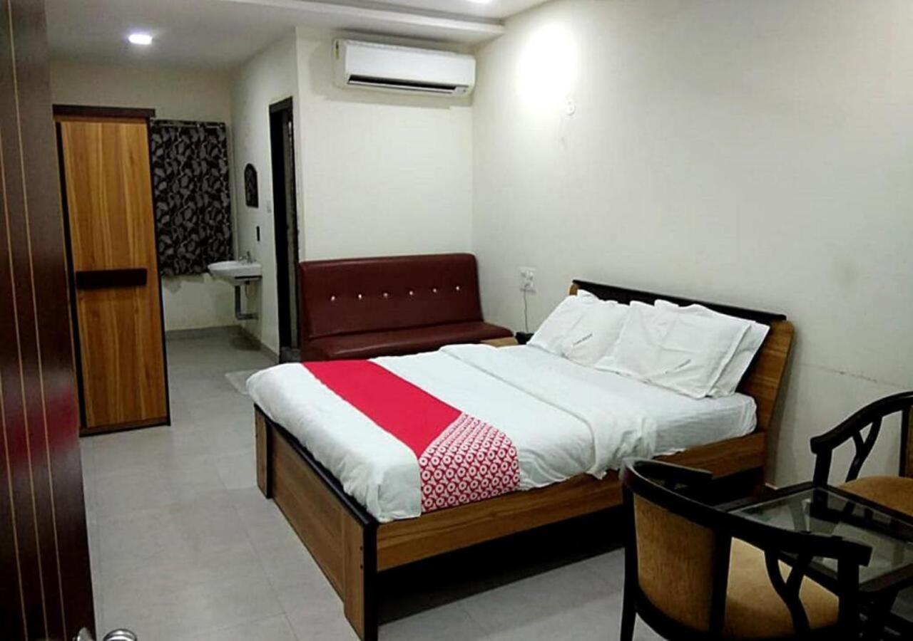 Hotel Santoshi Hometel Raichur Extérieur photo